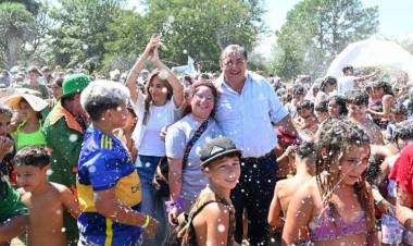 Música, juegos y espuma para el cierre de la temporada de Colonias de Verano 2025