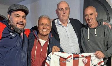 El saludo de Tapia a Spahn por ganar las elecciones en Unión