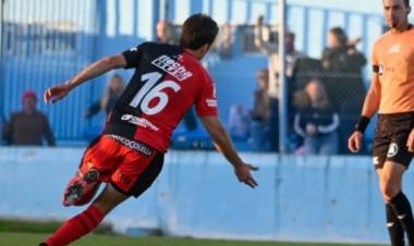 Colón logró la victoria con un gol agónico de Cristian Bernardi