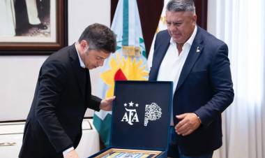 "Chiqui" Tapia felicitó a Kicillof por el triunfo en las elecciones legislativas en Buenos Aires