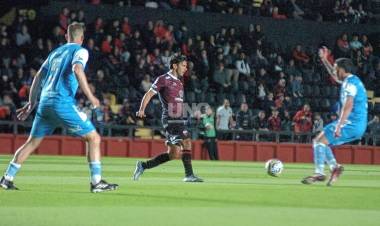 Colón perdió y sigue sin poder asegurar la permanencia