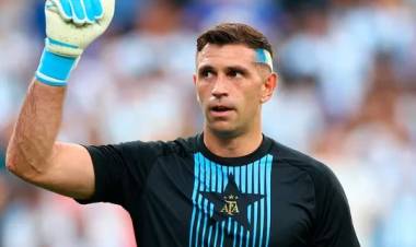 El “Dibu” Martínez tras la caída ante Ecuador: “Los árbitros siempre nos complican un poco más afuera de casa”