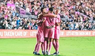 Messi brilló con un doblete y acercó a Inter Miami a los Playoffs de la MLS