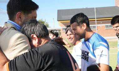 Pullaro acompañó el entrenamiento de Los Búhos y anunció apoyo para su preparación hacia la final nacional