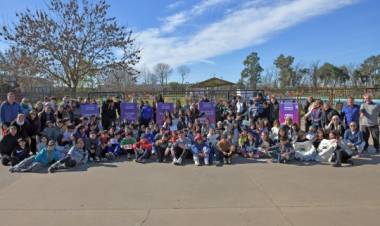 «Vivamos los Juegos»: el Polideportivo Cristalería se llenó de propuestas lúdicas, aprendizaje y espíritu olímpico