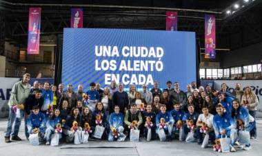 La ciudad reconoció a atletas locales que representaron al país en los Juegos Suramericanos Santa Fe 2026