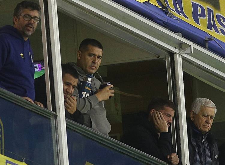 La gestión de Riquelme en Boca, bajo la lupa: de la promesa romántica al peor momento dirigencial en años