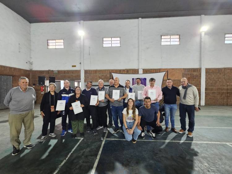 Aporte del  senador Rodrigo Borla a clubes del dpto. San Justo