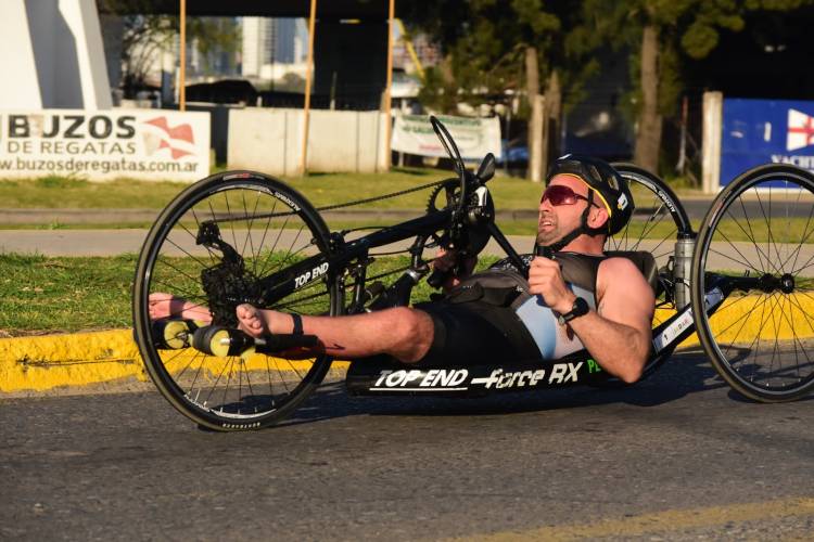 El paratriatlón y triatlón con relevos cerraron los Jadar 2025 en la subsede Santa Fe