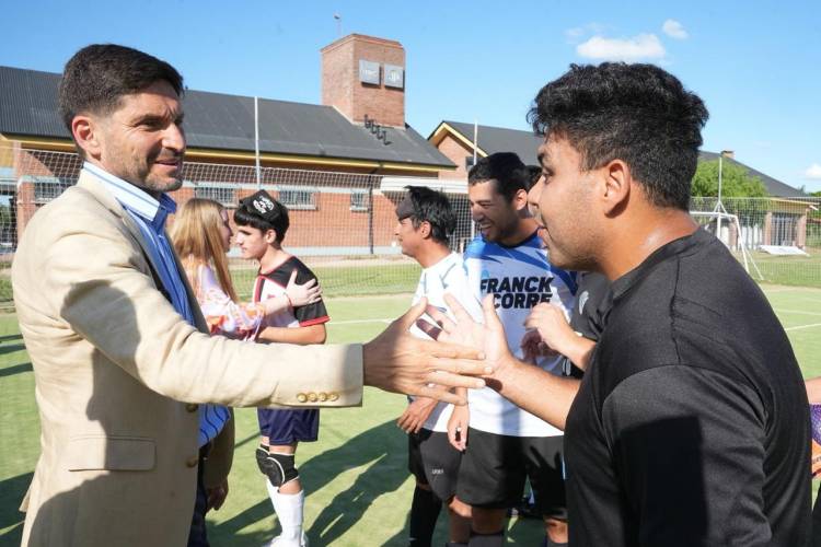 Pullaro acompañó el entrenamiento de Los Búhos y anunció apoyo para su preparación hacia la final nacional