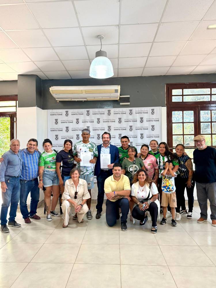 La Municipalidad firmó un contrato de comodato para que el Club Social y Deportivo Real Adelina cuente con un espacio para su sede