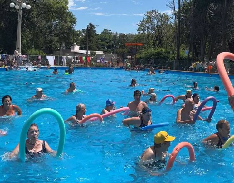 Actitud Verano 2026: Provincia puso en marcha las colonias de verano para personas mayores