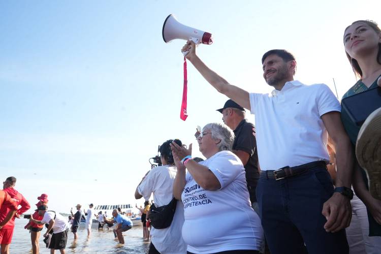 Pullaro en la largada de la Maratón Santa Fe - Coronda: “Esta competencia muestra la identidad de lo que somos los santafesinos”