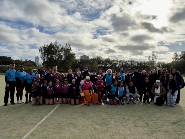 Más de 250 jugadoras participan de la Copa Gobierno de Santa Fe de Mamis Hockey