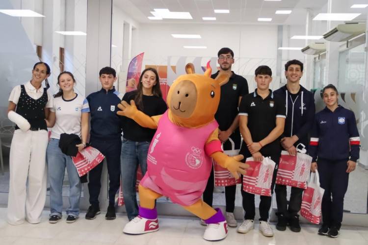 Provincia entregó becas de apoyo económico a deportistas santafesinos que competirán en los Juegos Suramericanos 2026
