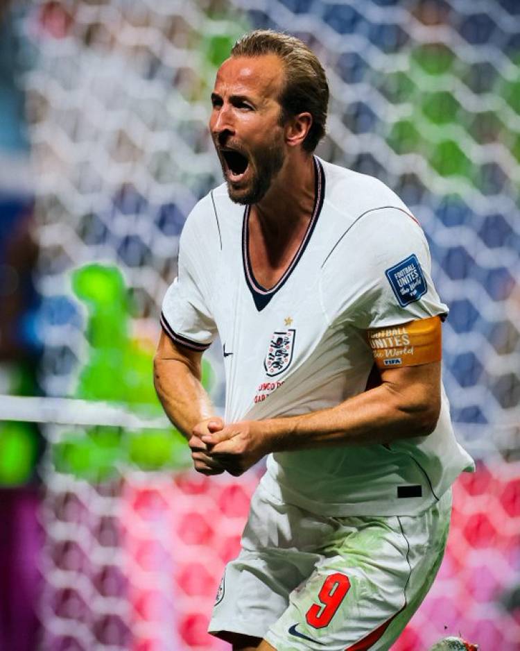 Un jugador de Inglaterra puso a Messi por encima de Kane: “El mejor de todos los tiempos”