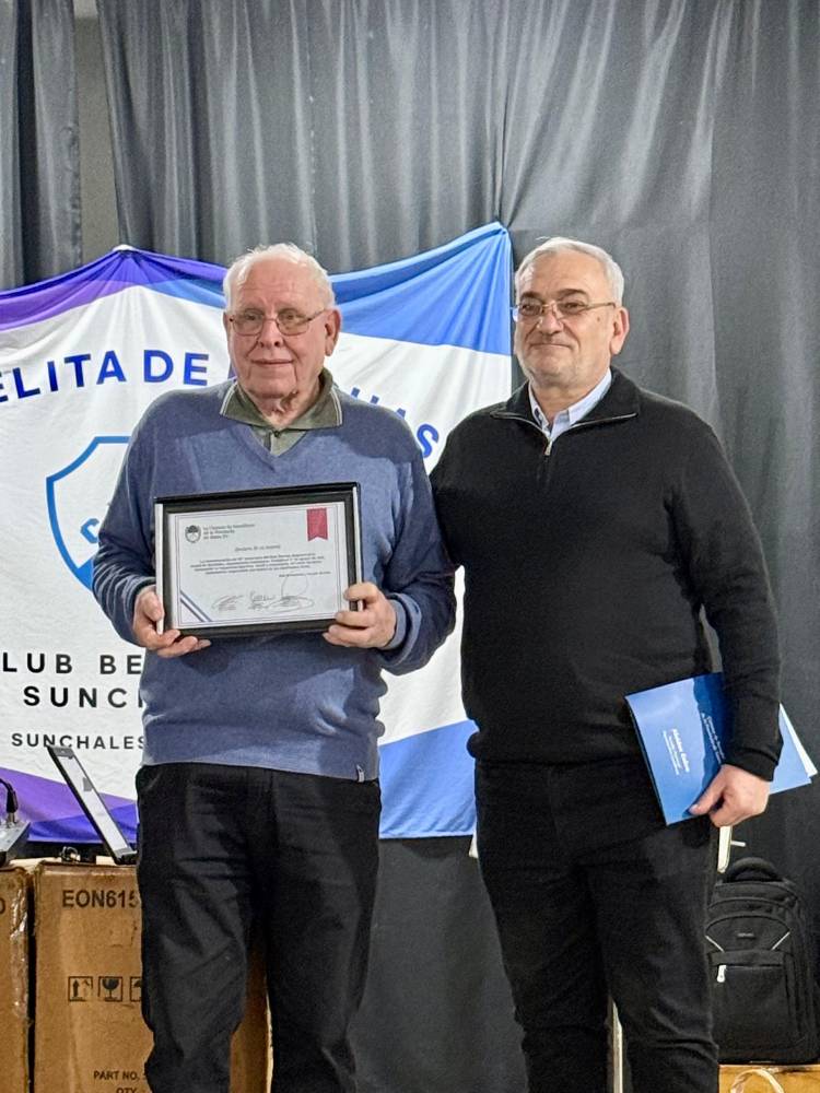 Calvo participó de la celebración del 85 aniversario del Bocha Club Sarmiento de Sunchales