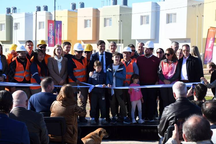 Pullaro inauguró la Villa Suramericana de la ciudad de Santa Fe: 346 viviendas que, tras los Juegos, serán para familias santafesinas