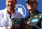 Simeone le entregó el premio por la pole position a Lando Norris en el GP de España