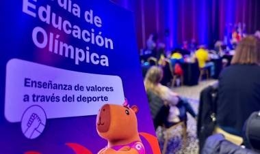 Con materiales pedagógicos, Provincia trabaja en las escuelas el Mundial de Fútbol y los Juegos Suramericanos