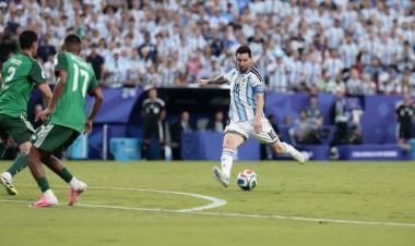 Messi, tras una actuación histórica ante Argelia: “Ser el máximo goleador en mundiales es un honor”