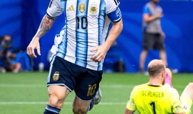 Con doblete y récord de Messi, la Selección argentina le ganó 2-0 a Austria y se clasificó a 16avos de final
