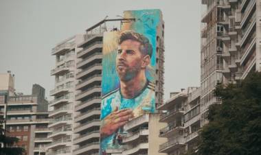 De otra galaxia, de mi ciudad: quedó inaugurada la puesta en valor del emblemático mural de Messi