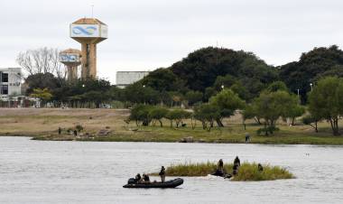 El Municipio avanza en la limpieza de la Laguna Setúbal de cara a los Juegos Sudamericanos 2026