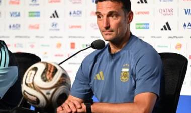 El increíble logro por el que va Scaloni: ¿cuántos técnicos ganaron dos Mundiales?