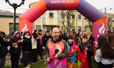 Mascherano encabezó el paso de la Antorcha Suramericana por San Lorenzo