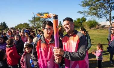 La Antorcha Suramericana llegó a Vera y fue llevada por destacados deportistas
