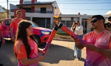 Juegos Suramericanos 2026: la Antorcha llegó a Villa Ocampo y continúa hacia Reconquista