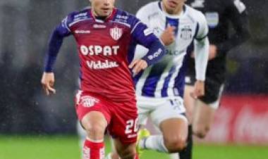 Unión tuvo una noche para el olvido en Córdoba, cayó ante Talleres y quedó lejos de la cima