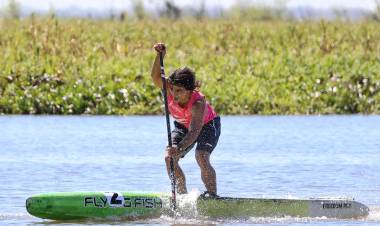 Oro rosarino en el agua: Santino Basaldella se consagró campeón en SUP en los Juegos Suramericanos