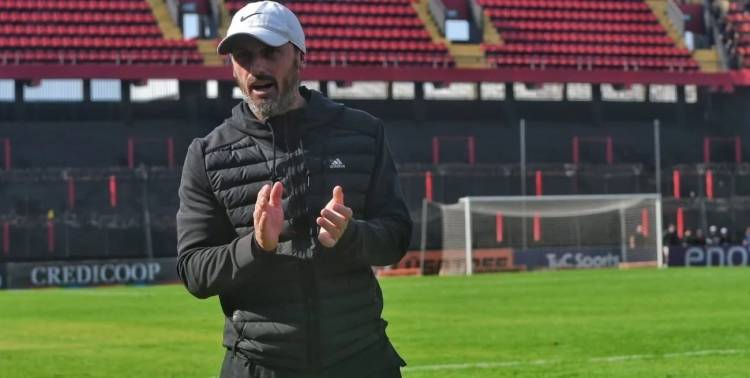 Minella y su futuro en Colón: "Me dijeron que prepare el viaje a Salta"