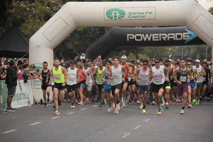 Santa Fe vivió una fiesta deportiva con la Media Maratón 21K en la Costanera