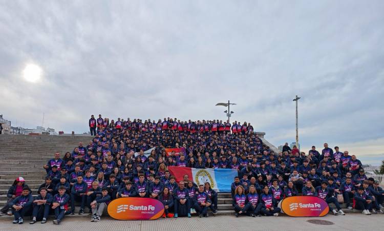 Santa Fe recibió la Copa Campeón Nacional por su desempeño en los Juegos Nacionales Evita 2025