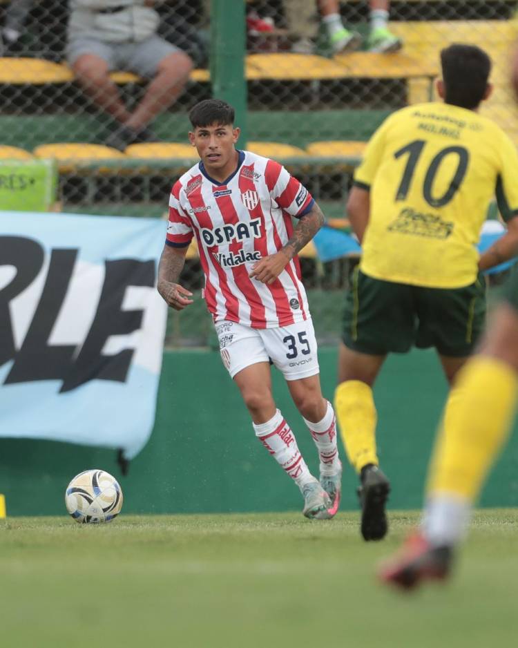 Defensa y Justicia se hizo fuerte con diez, venció a Unión y sigue invicto