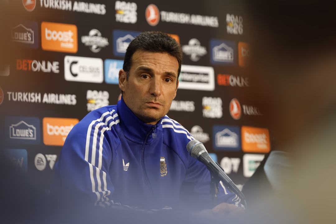 Lionel Scaloni confirmó que el “Dibu” Martínez no atajará en los amistosos