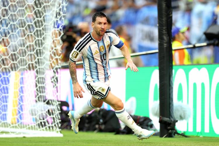 Messi abrió el marcador y extendió su record