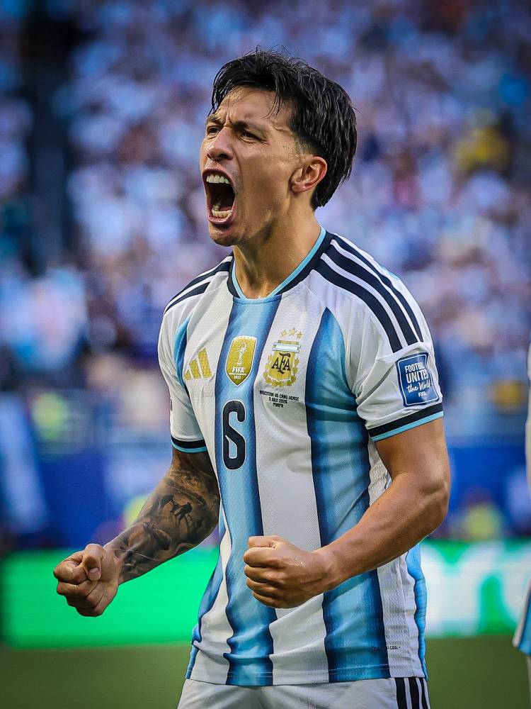 "Este equipo no se da nunca por vencido", dijo Lisandro Martínez