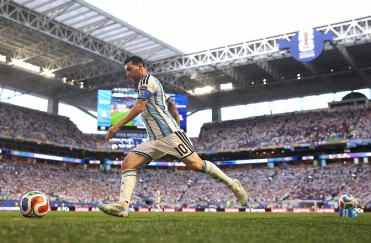 El enojo de Lionel Messi al término de la clasificación ante Cabo Verde