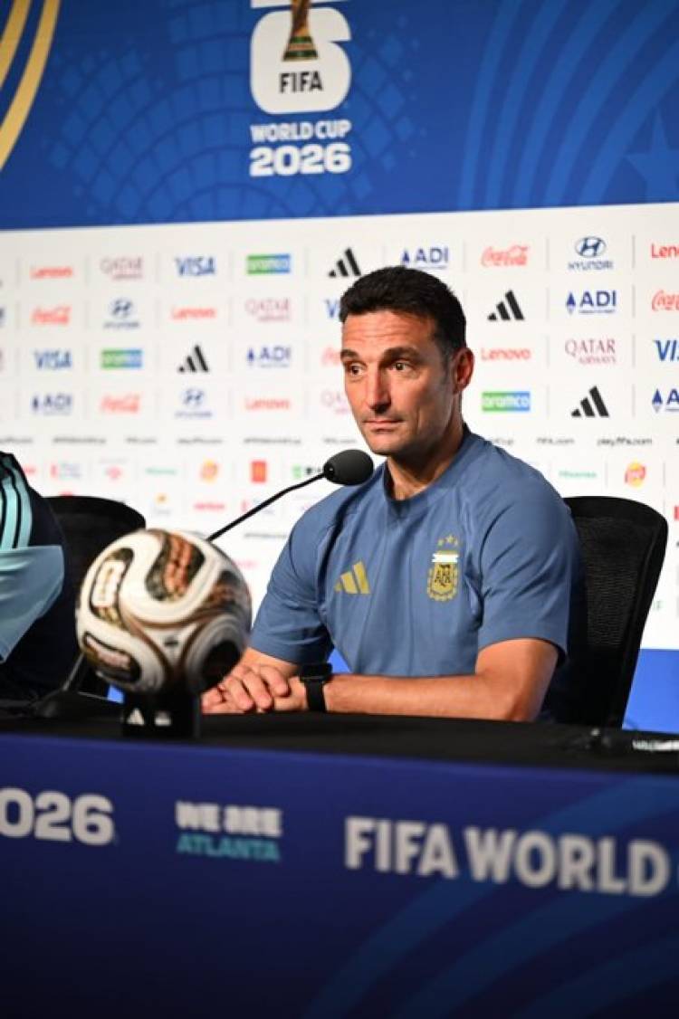 El increíble logro por el que va Scaloni: ¿cuántos técnicos ganaron dos Mundiales?