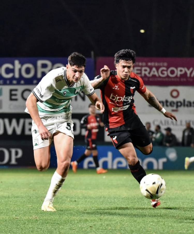 Colón no estuvo a la altura, Ferro lo superó de principio a fin y ve de nuevo la cima muy lejos