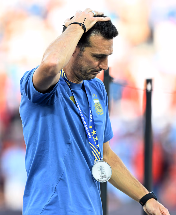 Scaloni, sobre la polémica por la bandera de las Islas Malvinas: “No nos dijeron nada”