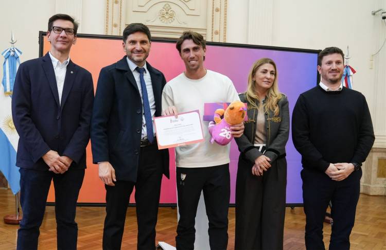 Pullaro reconoció a Los Leones como embajadores de los Juegos Suramericanos Santa Fe 2026