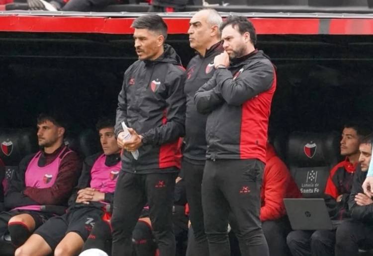 Delfino, tras la goleada de Colón: “Tenemos que disfrutar esto”