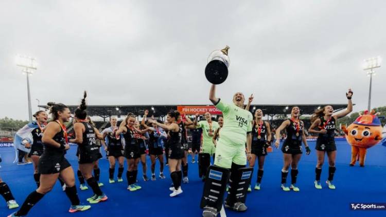 Cristina Cosentino, la arquera que se transformó en la gran heroína de Las Leonas
