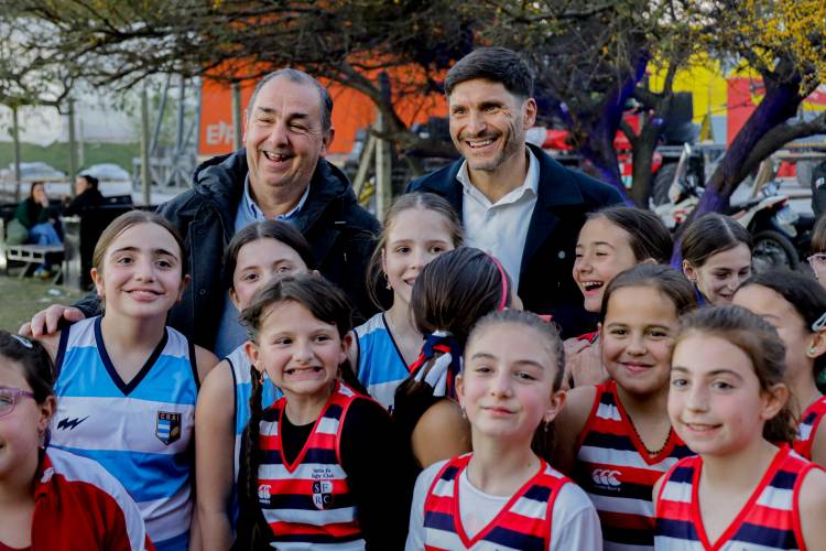 Poletti acompañó la inauguración de las nuevas instalaciones de la Asociación Santafesina de Hockey
