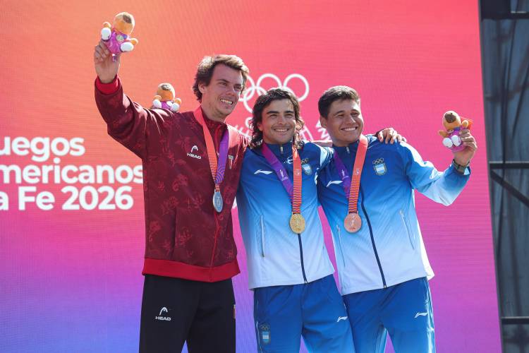 Fiesta en la Setúbal: Santa Fe celebró doble oro en Sup y medallas en remo y triatlón